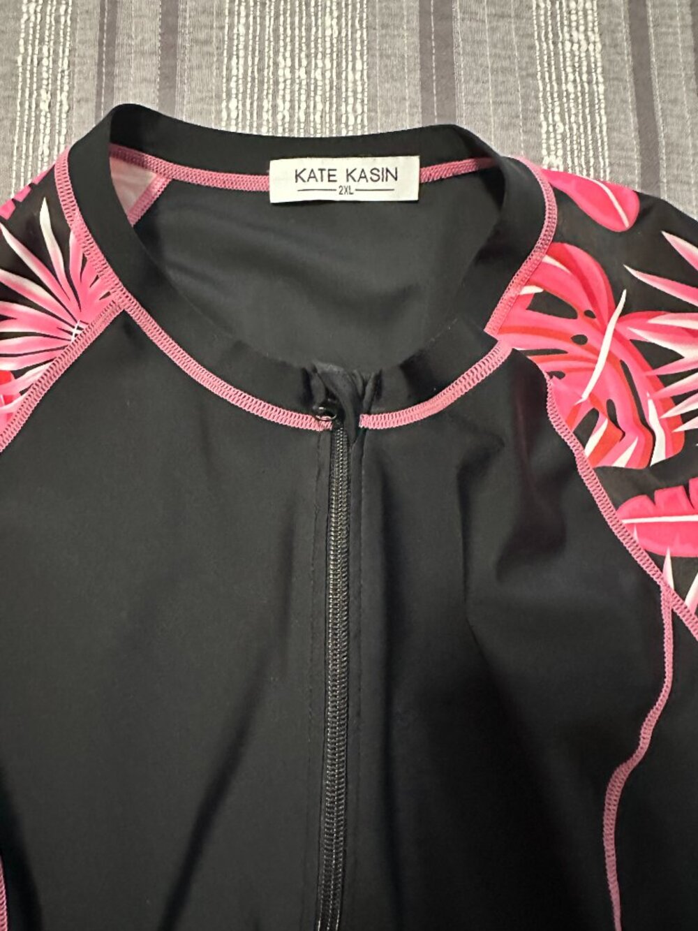 Kate Kasin Rashguard Top - Picture 6 of 7